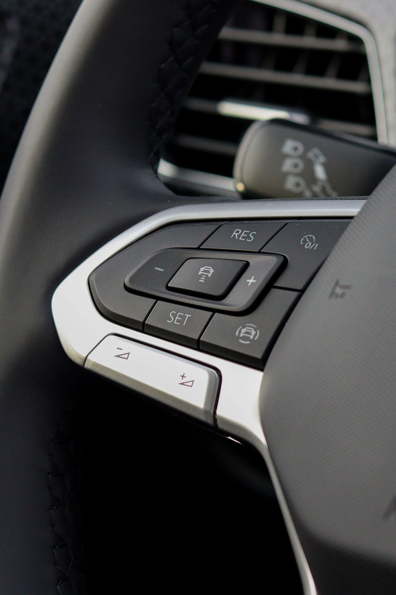 vw t-cross lenkrad highlights